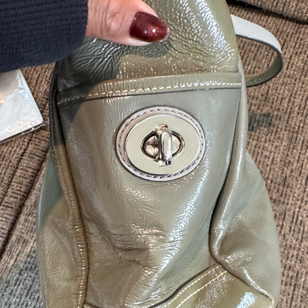 Vintage Coach Metallic Olive Leather Tote - Picture 8 of 9